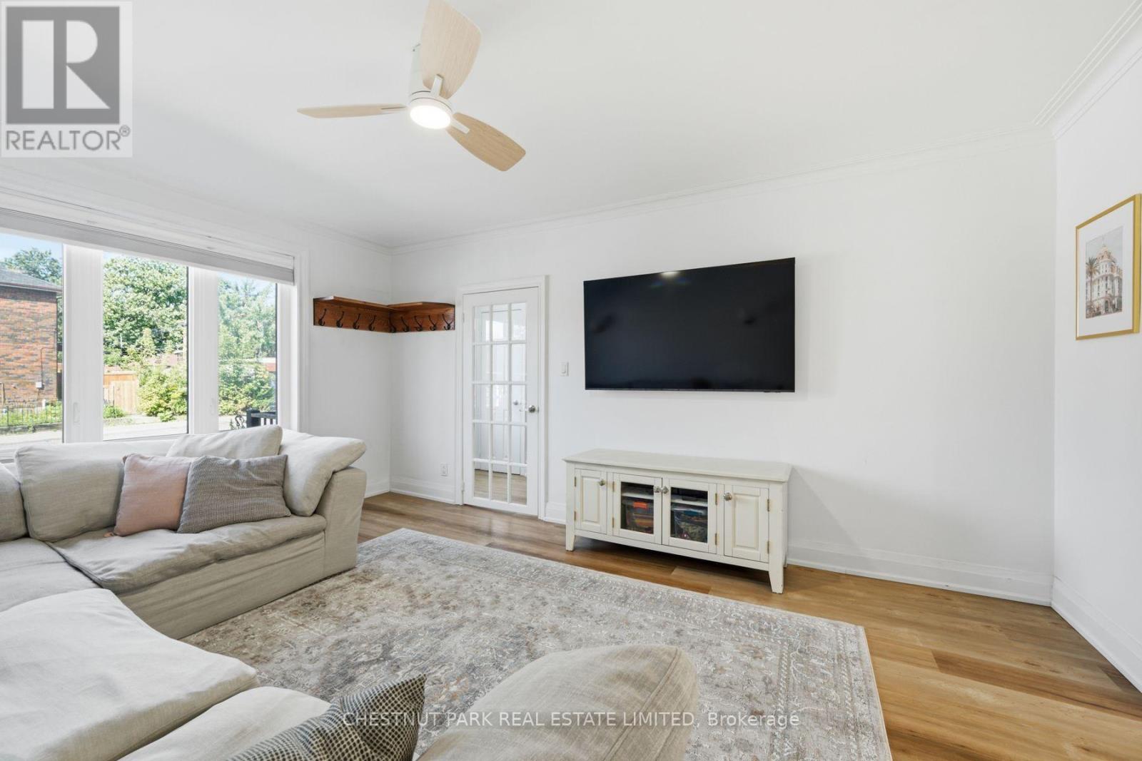 465 Oakwood Avenue, Toronto, Ontario  M6E 2W4 - Photo 7 - C13758988