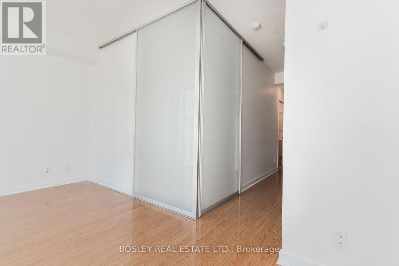 1302 - 126 Simcoe Street, Toronto, Ontario  M5H 4E6 - Photo 11 - C13759022