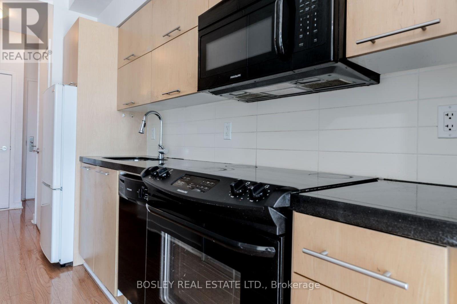 1302 - 126 Simcoe Street, Toronto, Ontario  M5H 4E6 - Photo 14 - C13759022