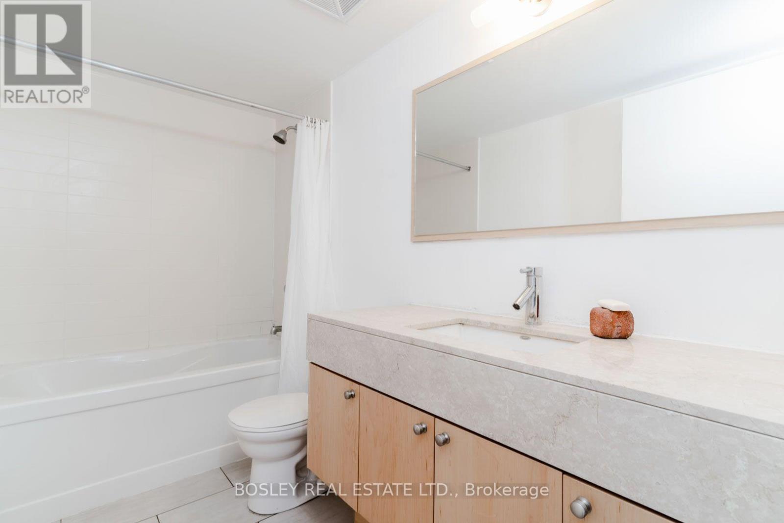 1302 - 126 Simcoe Street, Toronto, Ontario  M5H 4E6 - Photo 17 - C13759022