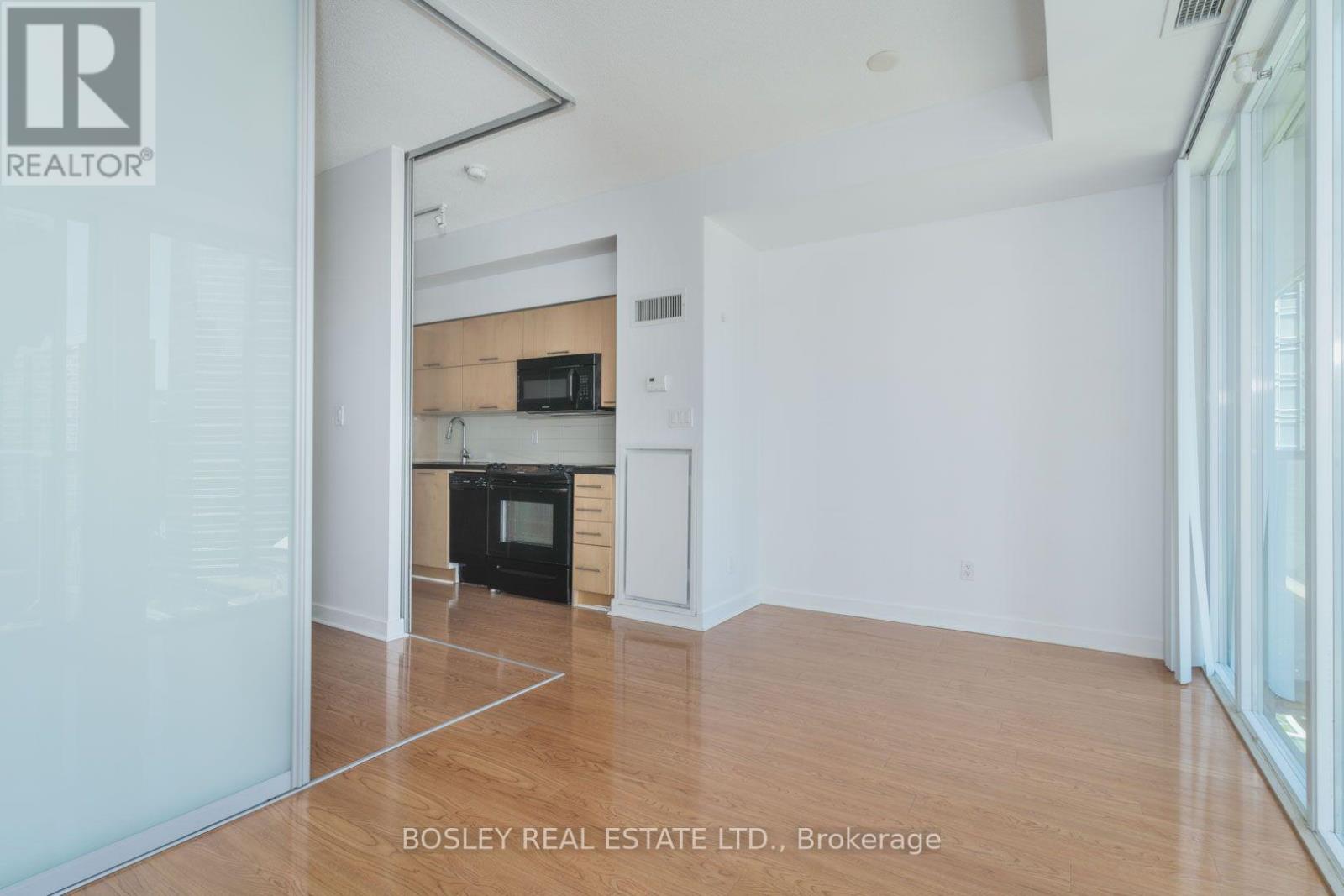 1302 - 126 Simcoe Street, Toronto, Ontario  M5H 4E6 - Photo 6 - C13759022