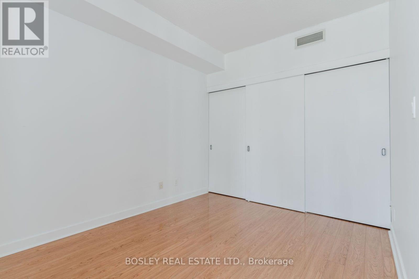 1302 - 126 Simcoe Street, Toronto, Ontario  M5H 4E6 - Photo 7 - C13759022