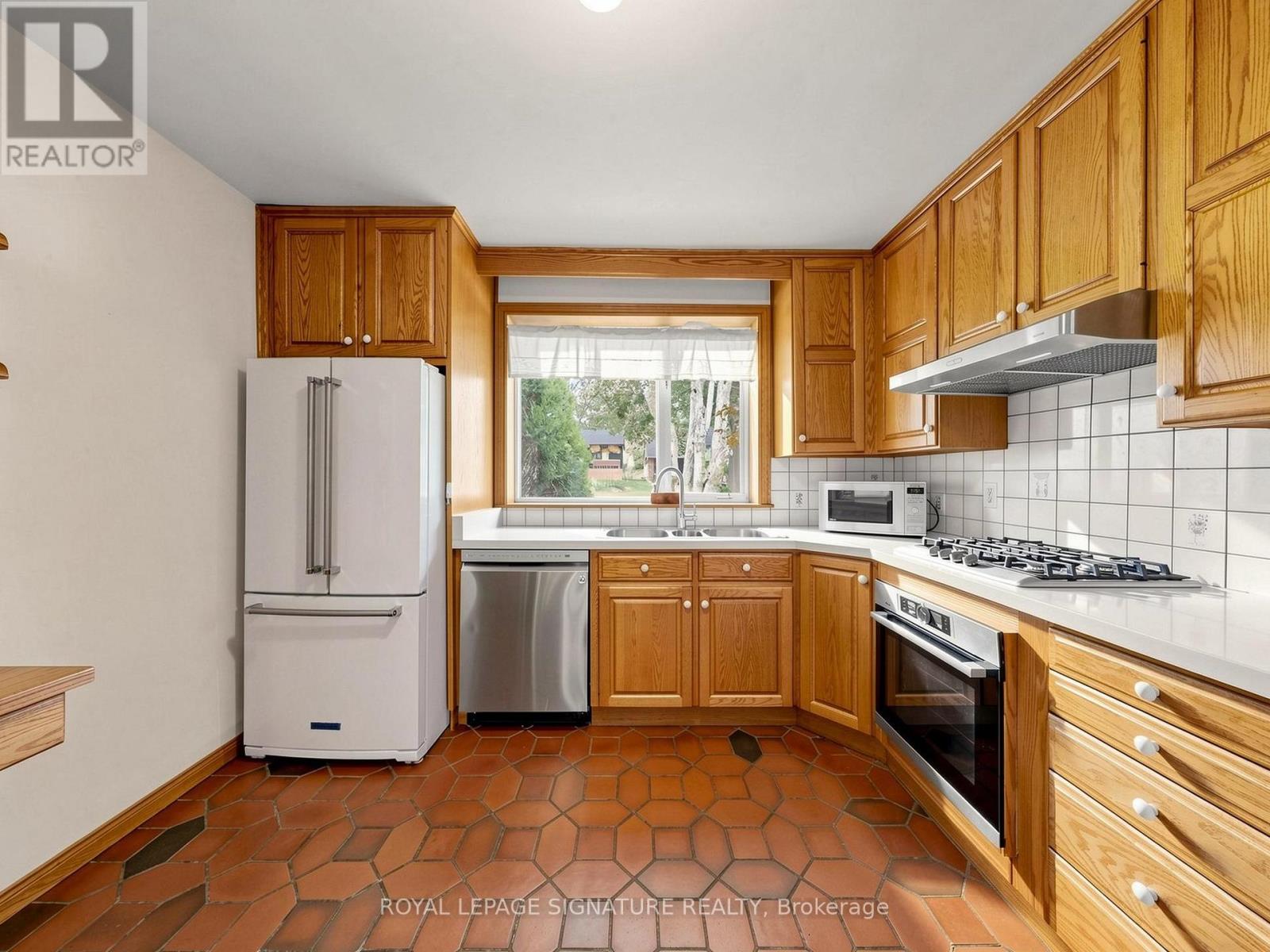 8 Ternhill Crescent, Toronto, Ontario  M3C 2E5 - Photo 14 - C13759110
