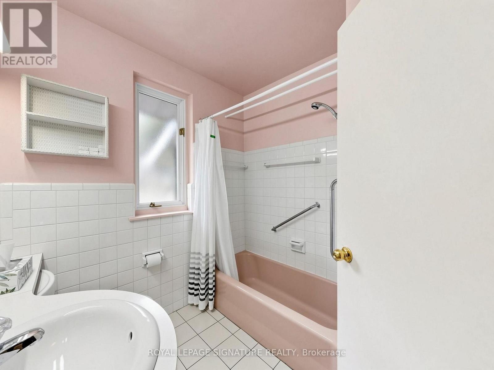 8 Ternhill Crescent, Toronto, Ontario  M3C 2E5 - Photo 25 - C13759110