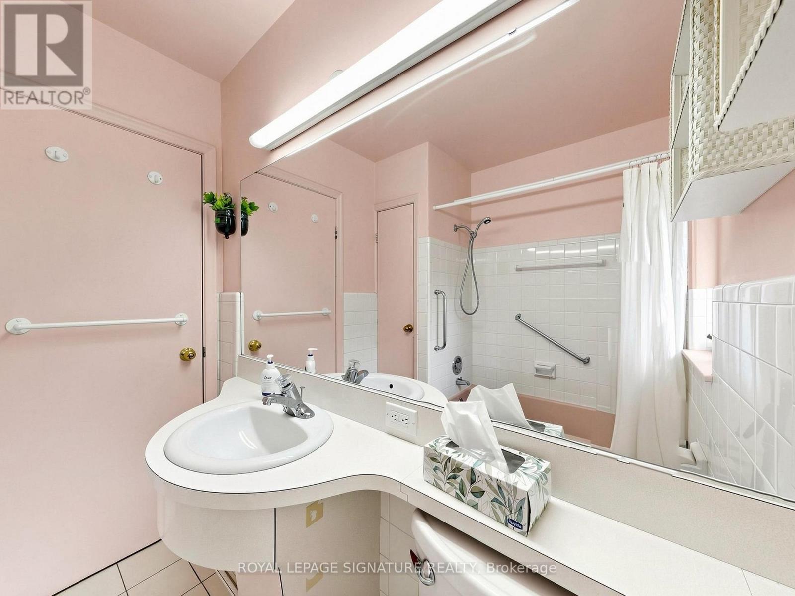 8 Ternhill Crescent, Toronto, Ontario  M3C 2E5 - Photo 26 - C13759110