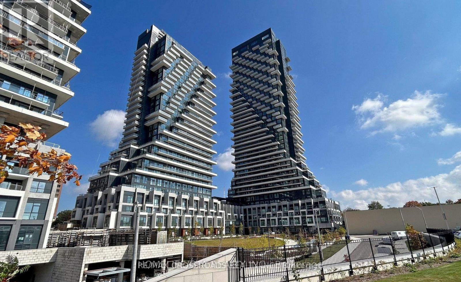 #1333 - 20 Inn On The Park Drive, Toronto, Ontario  M3C 0P8 - Photo 1 - C13759182