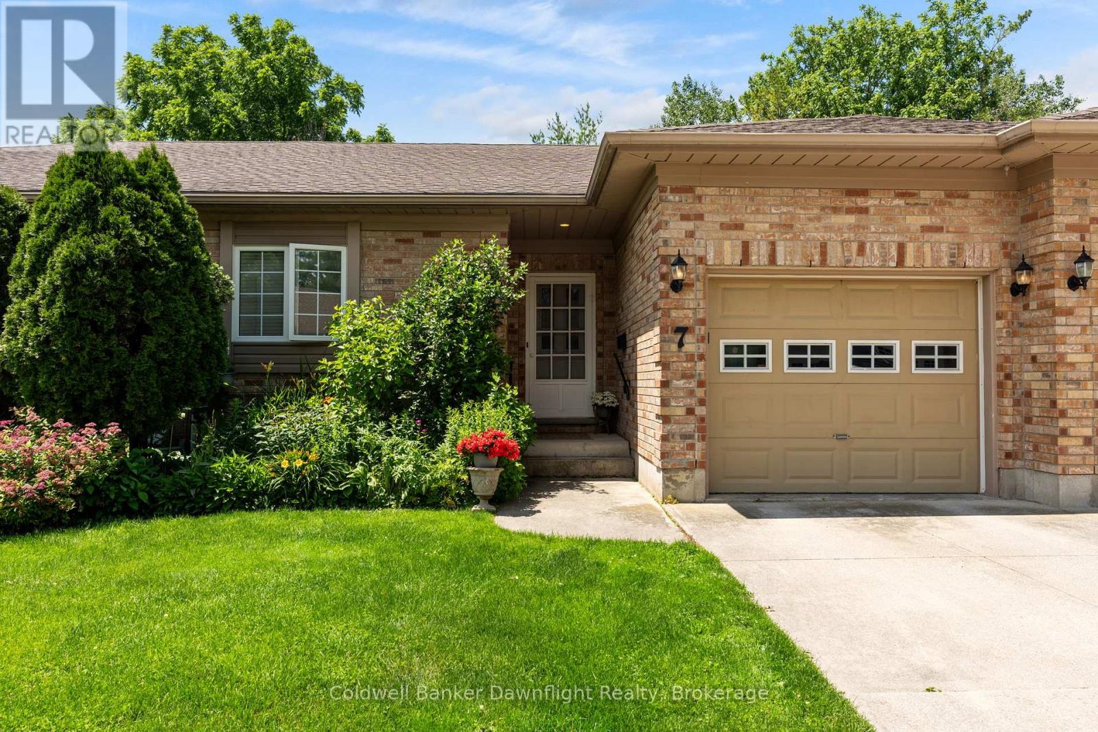 7 BROOKSIDE PLACE, South Huron, Ontario