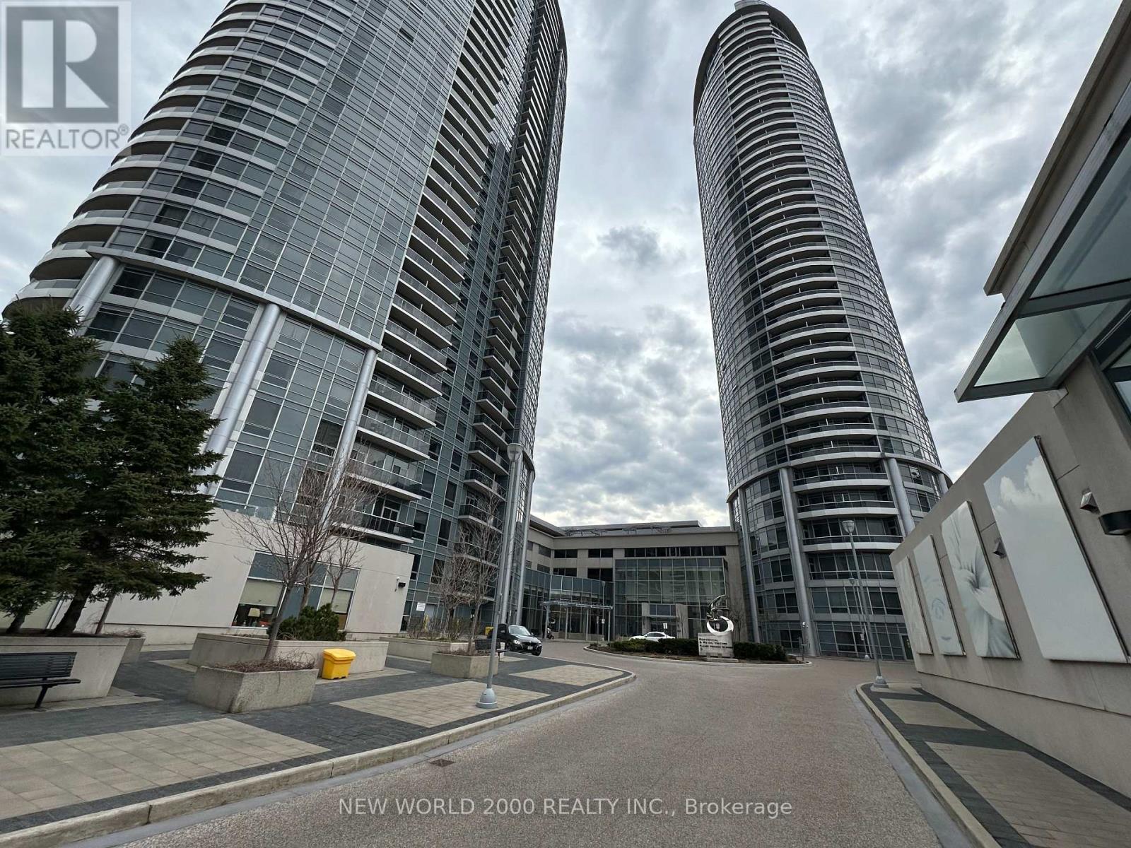 3725 - 135 Village Green Square, Toronto, Ontario  M1S 0G4 - Photo 2 - E13758830