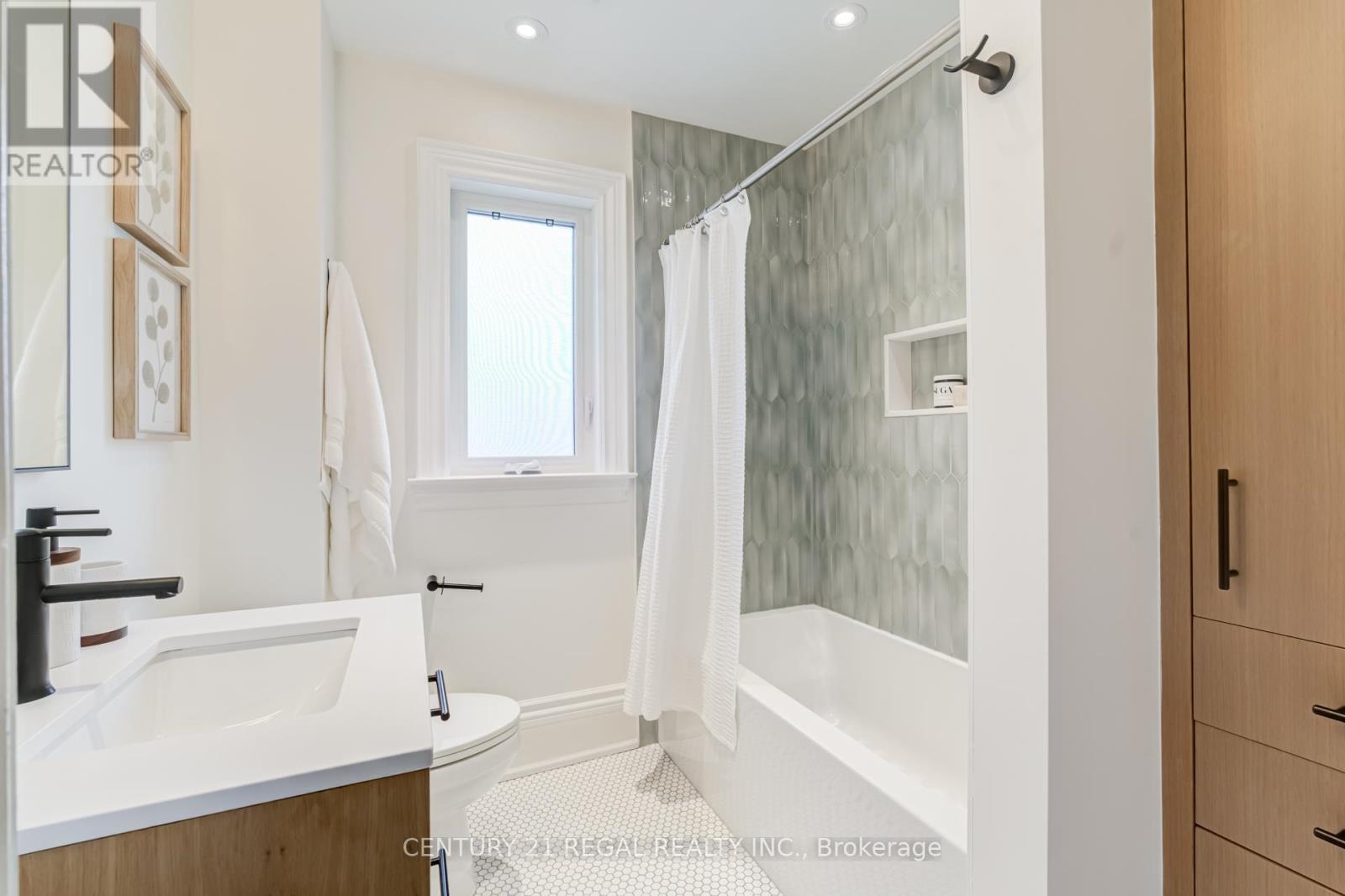 213 Boulton Avenue, Toronto, Ontario  M4M 2J8 - Photo 23 - E13758852