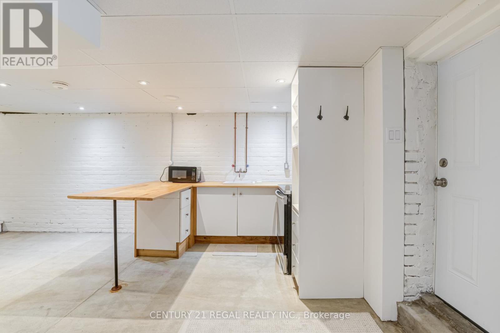 213 Boulton Avenue, Toronto, Ontario  M4M 2J8 - Photo 39 - E13758852