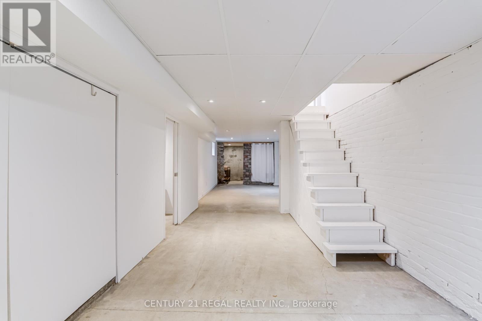 213 Boulton Avenue, Toronto, Ontario  M4M 2J8 - Photo 41 - E13758852