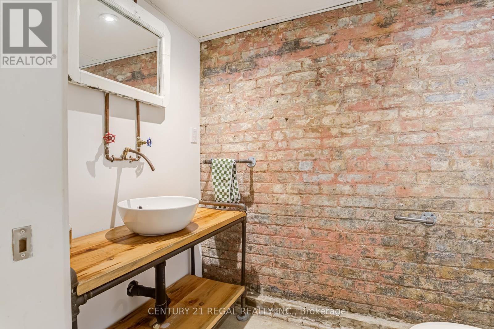 213 Boulton Avenue, Toronto, Ontario  M4M 2J8 - Photo 42 - E13758852