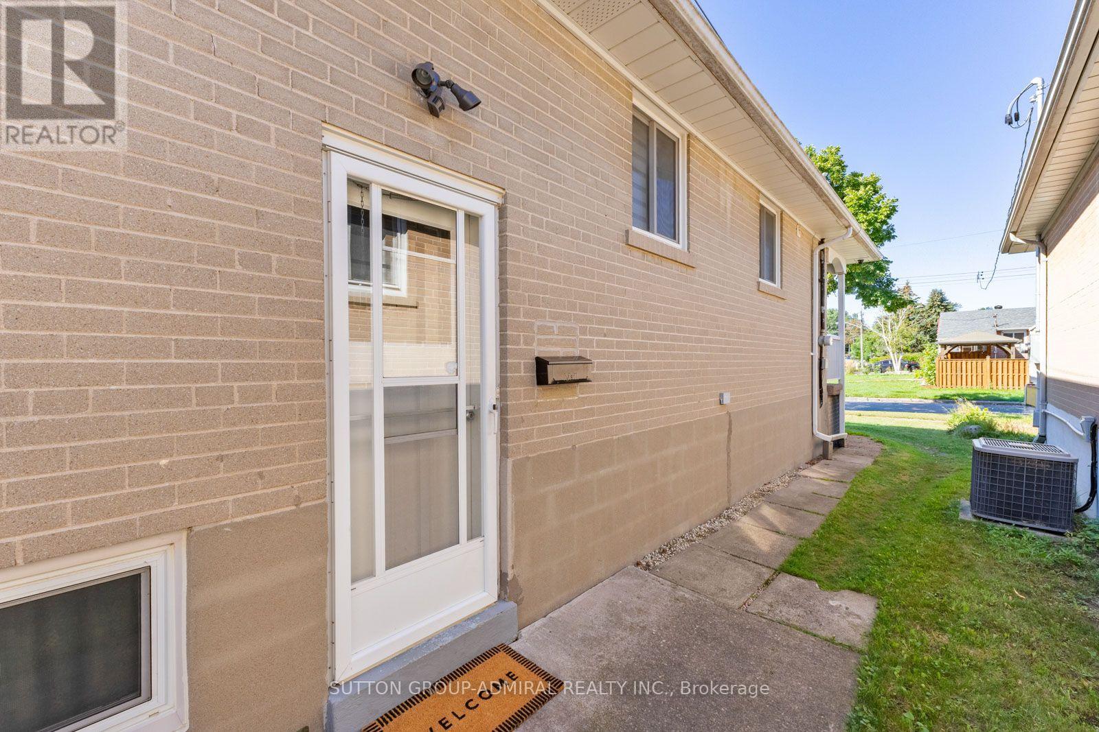 25 Rowallan Drive, Toronto, Ontario  M1E 2Y5 - Photo 24 - E13758886