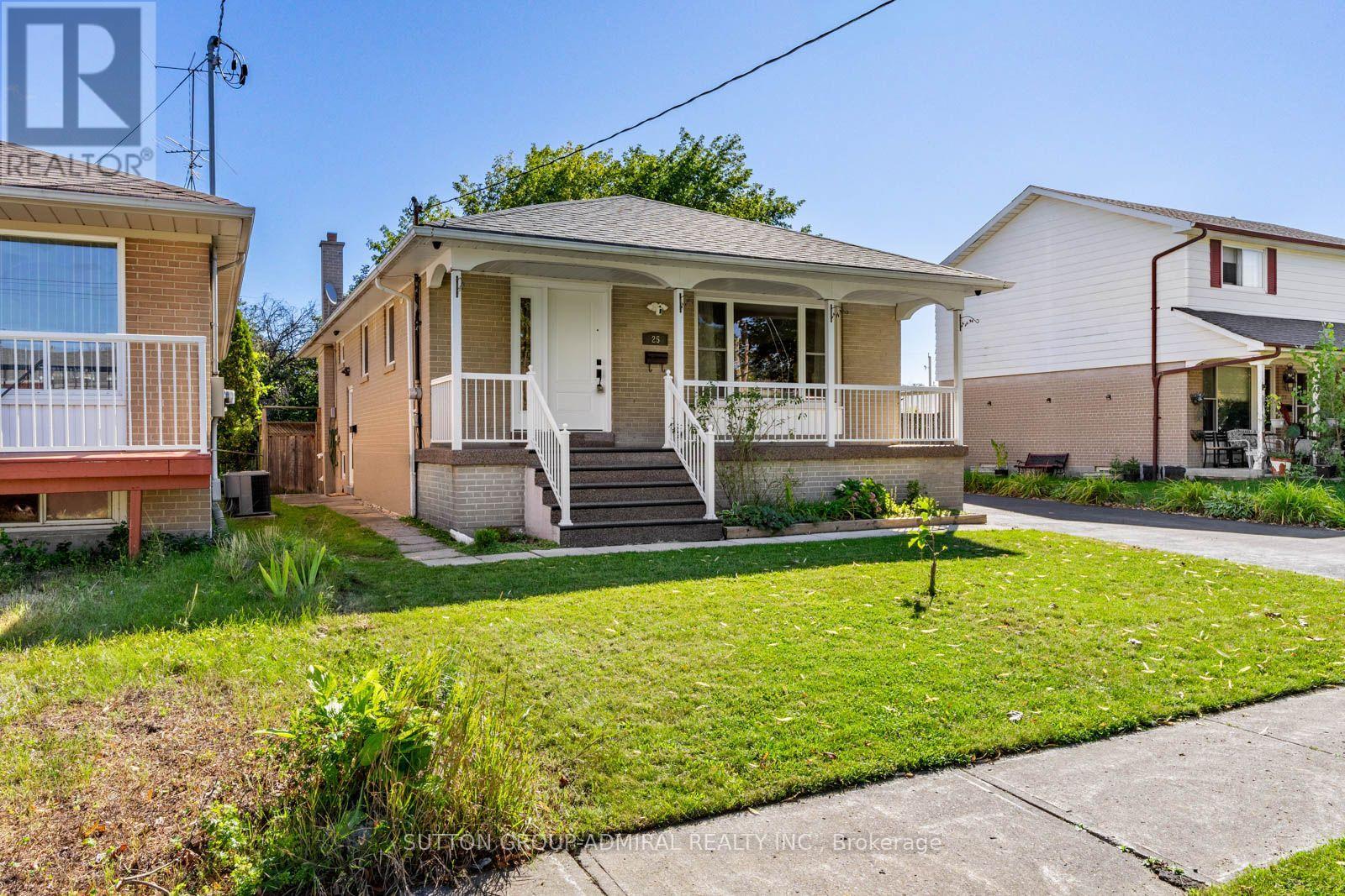 25 Rowallan Drive, Toronto, Ontario  M1E 2Y5 - Photo 3 - E13758886