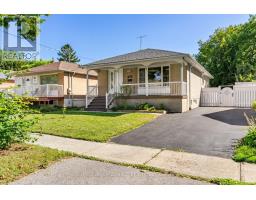 25 ROWALLAN DRIVE, Toronto, Ontario