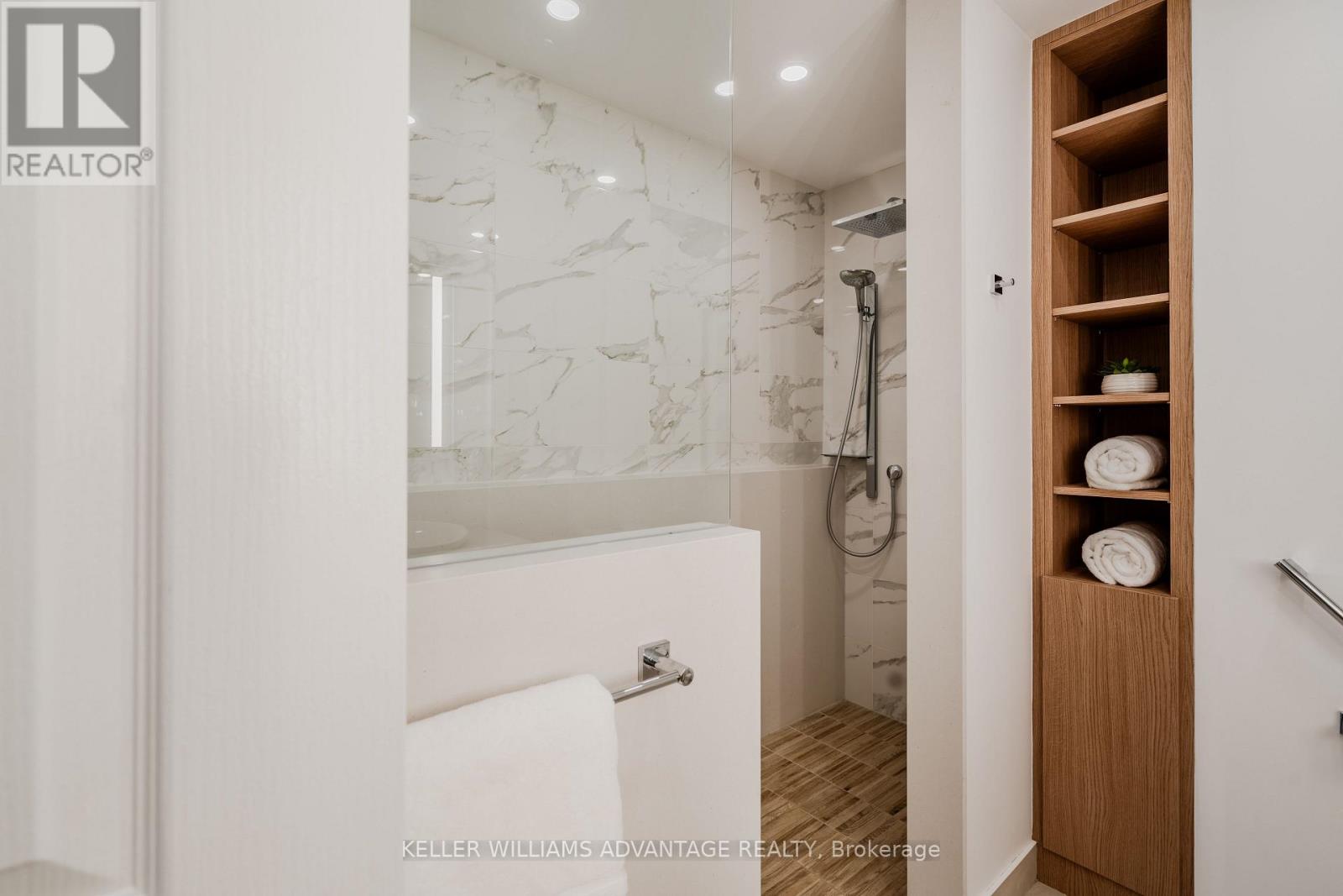 321 - 9 Boardwalk Drive, Toronto, Ontario M4L 6T1 - Photo 17 - E13759106