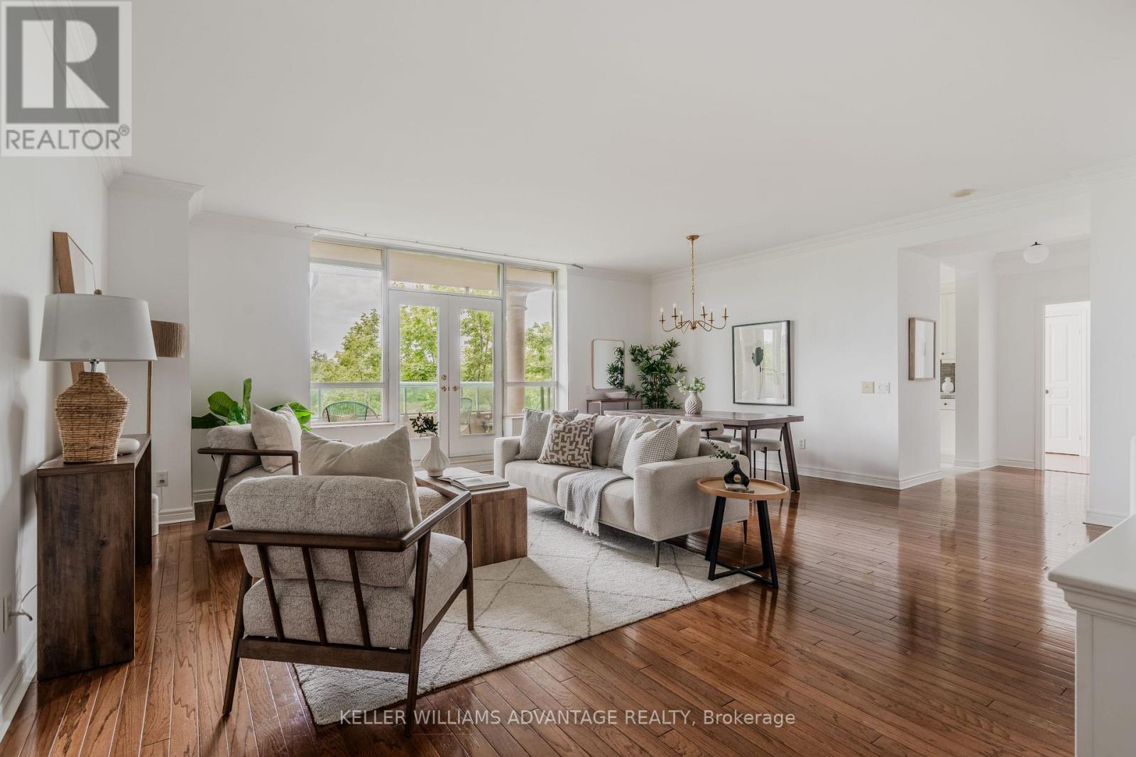 321 - 9 Boardwalk Drive, Toronto, Ontario M4L 6T1 - Photo 3 - E13759106