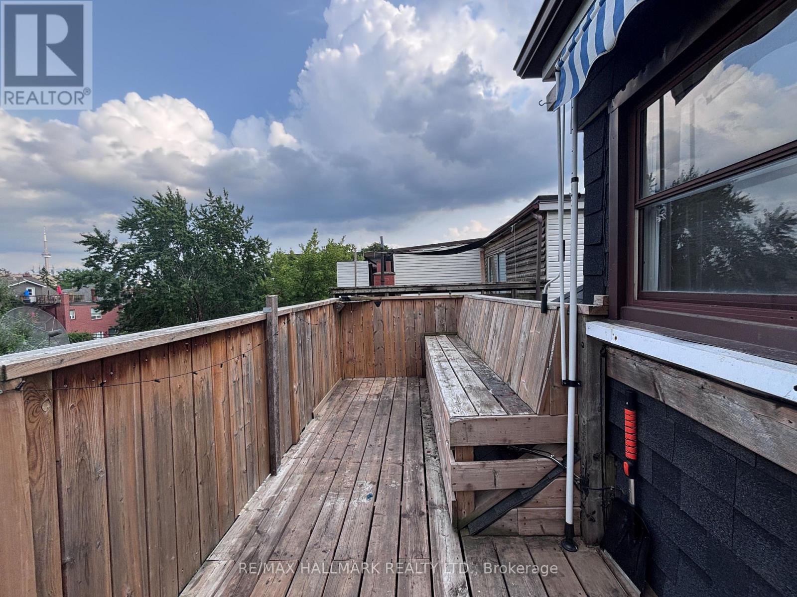 Loft - 27 Delaware Avenue, Toronto, Ontario  M6H 2S8 - Photo 18 - C13660330