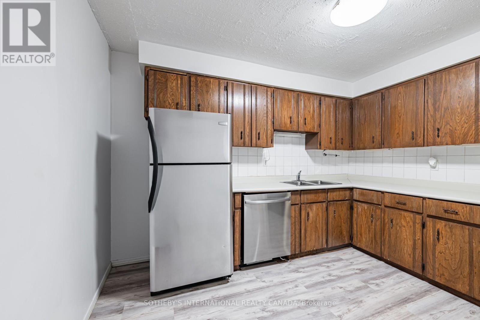80 Halsey Avenue, Toronto, Ontario  M4B 1A9 - Photo 12 - E13587992