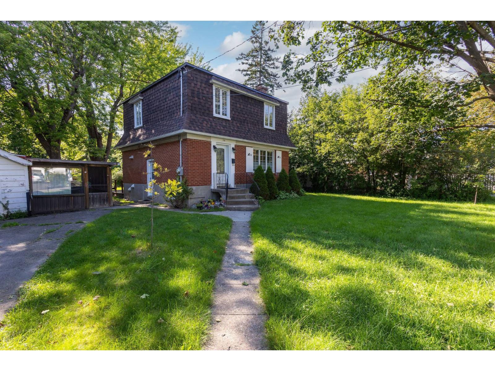 118 Boul. St-Jean Pointe-Claire Quebec Canada H9S4Z1 3