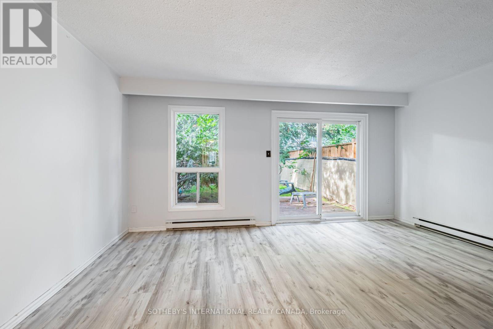 80 Halsey Avenue, Toronto, Ontario  M4B 1A9 - Photo 4 - E13587992