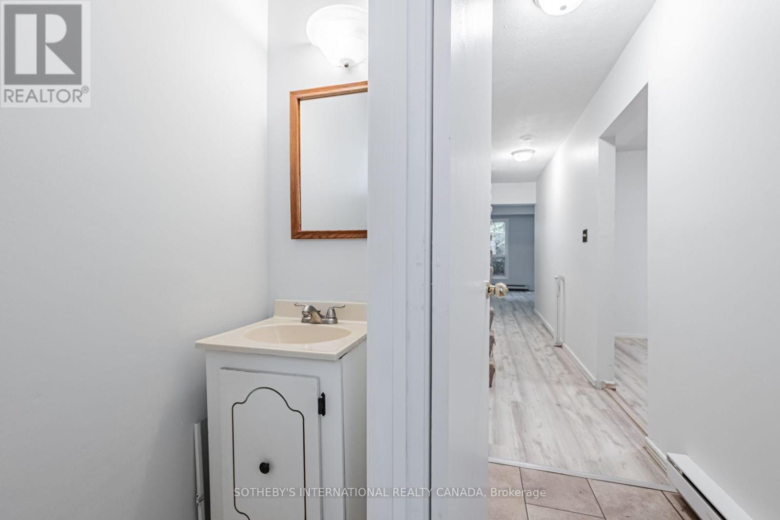 80 Halsey Avenue, Toronto, Ontario  M4B 1A9 - Photo 15 - E13587992