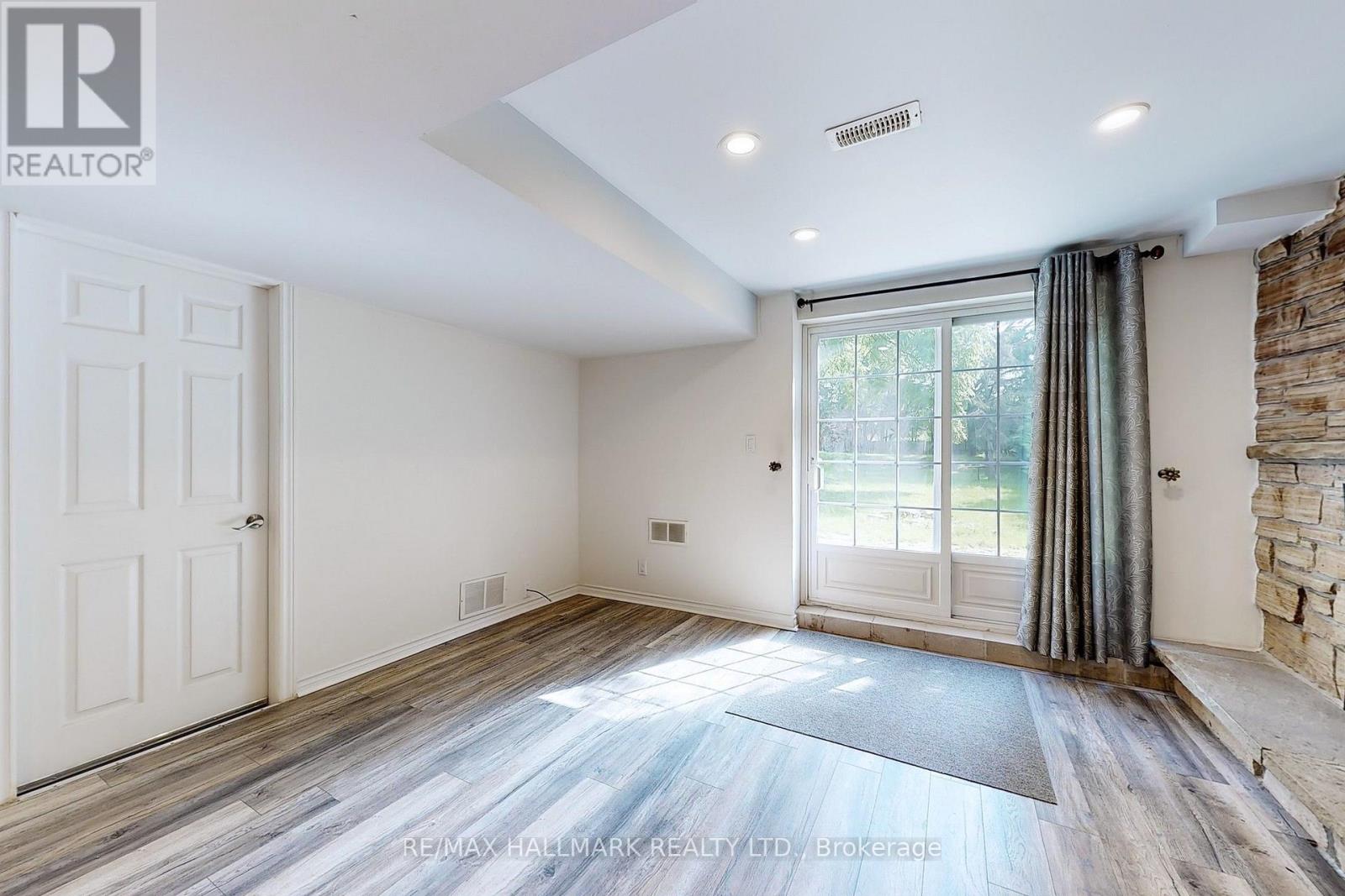 Basement - 63 Hillview Drive, Newmarket, Ontario L3Y 4H8 - Photo 4 - N13757524