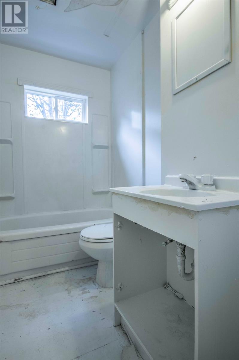 19 Golf Avenue, St. John's — photo 12
