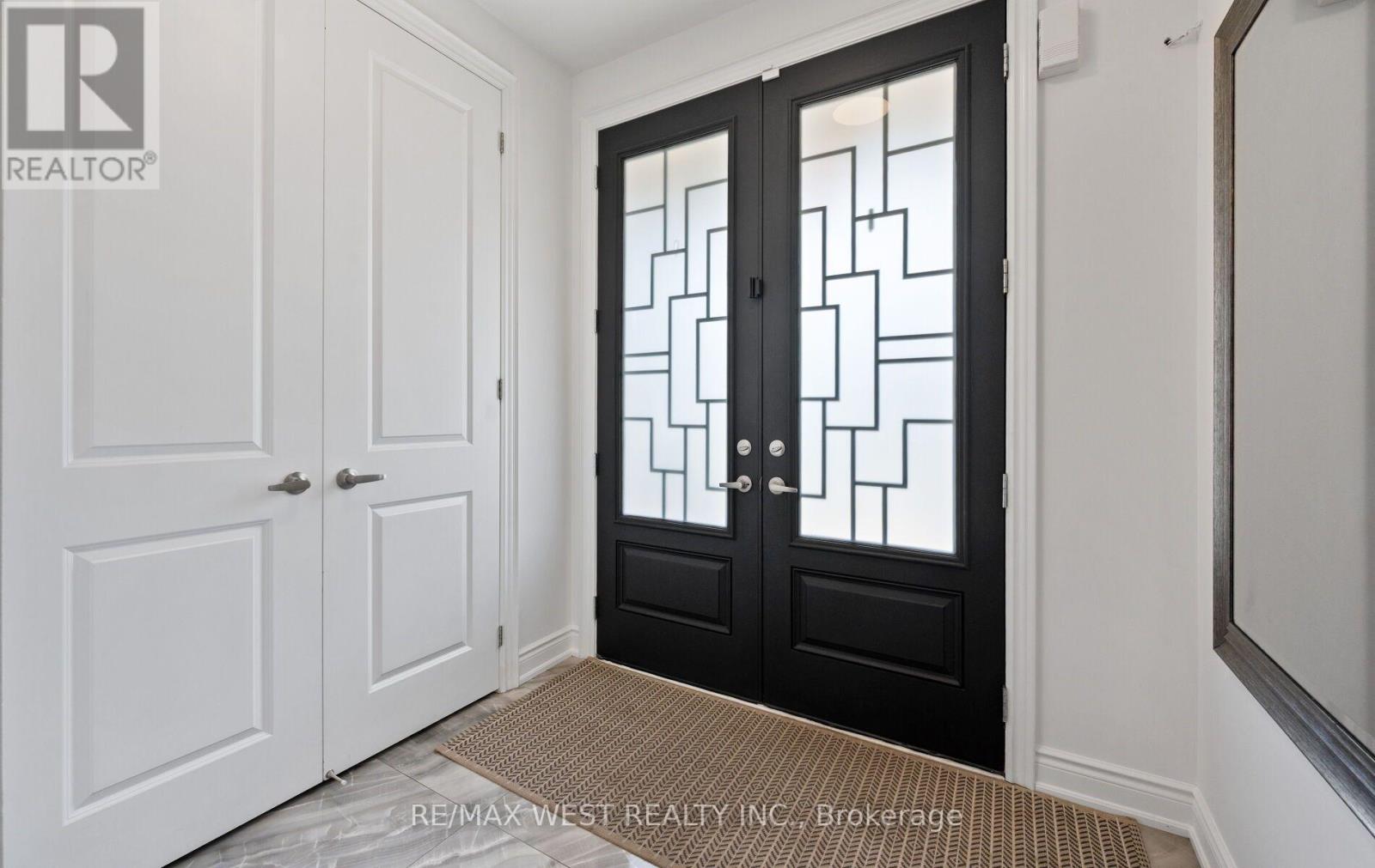 133 Rotondo Crescent, Vaughan, Ontario L4H 4R1 - Photo 2 - N13758892