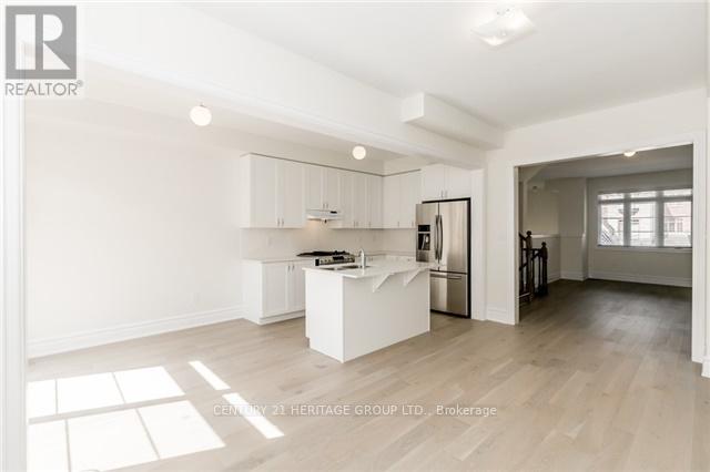 35 Farooq Boulevard, Vaughan, Ontario  L4L 1A6 - Photo 5 - N13758916