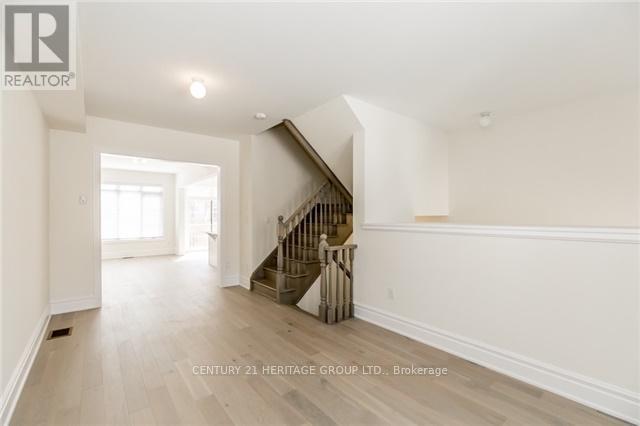 35 Farooq Boulevard, Vaughan, Ontario  L4L 1A6 - Photo 9 - N13758916