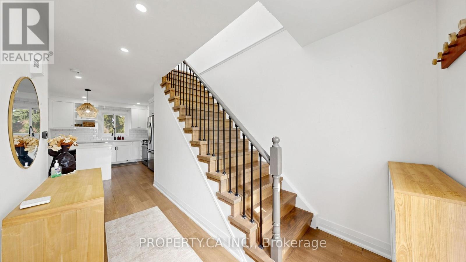 32 Hodgins Avenue, Georgina, Ontario L4P 3T3 - Photo 18 - N13759098