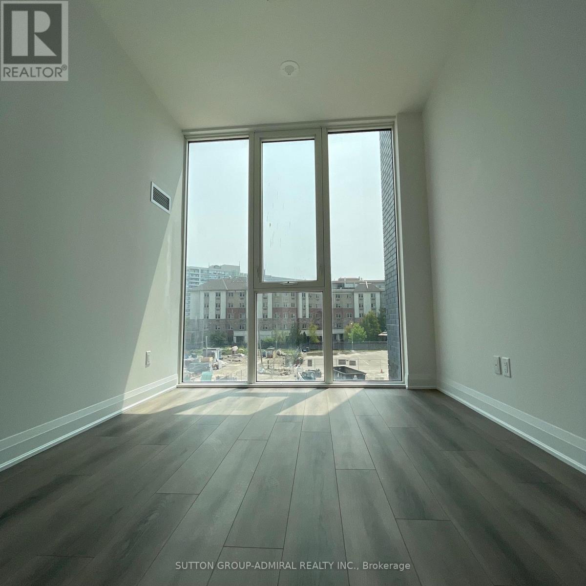 201 - 10 Gatineau Drive, Vaughan, Ontario  L4J 8H5 - Photo 4 - N13759172
