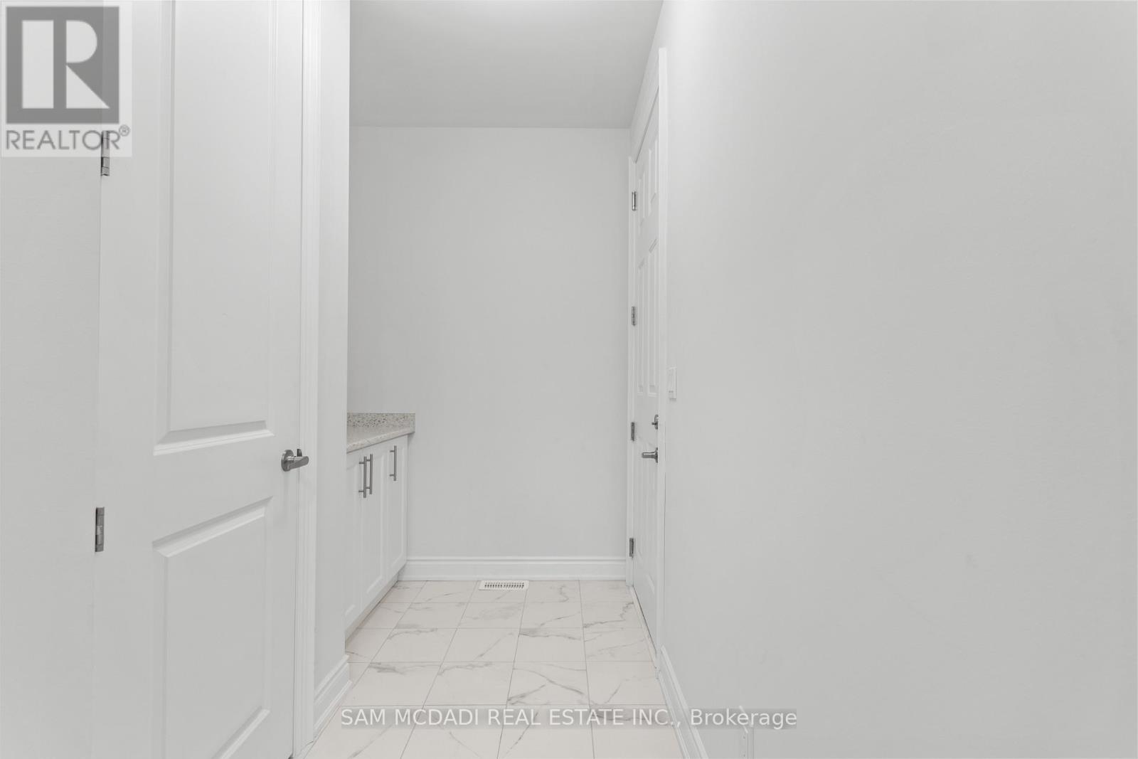 99 Black Walnut Court, Aurora, Ontario  L4G 3X7 - Photo 19 - N13759230