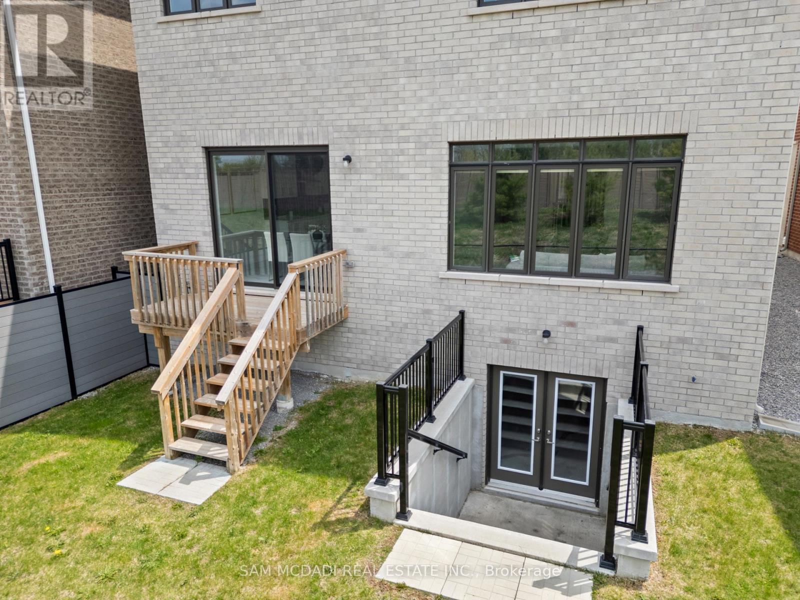 99 Black Walnut Court, Aurora, Ontario  L4G 3X7 - Photo 42 - N13759230
