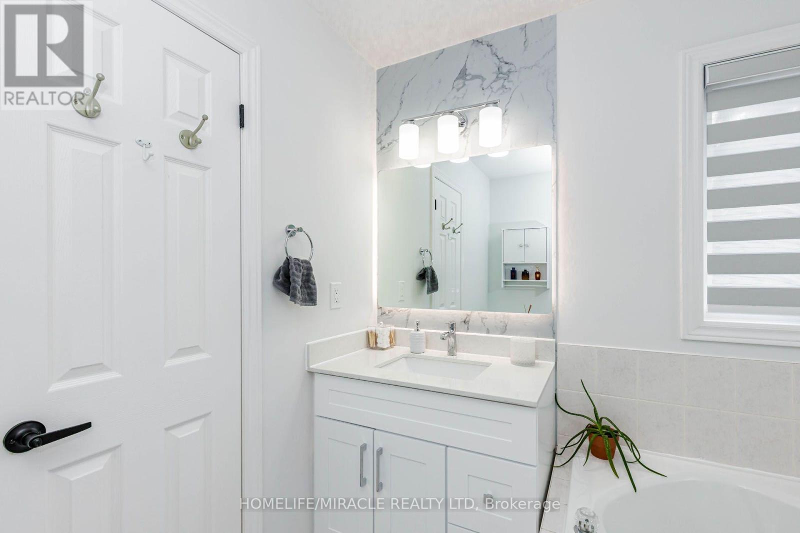 5 Trask Drive, Barrie, Ontario  L4N 5R3 - Photo 27 - S13759048
