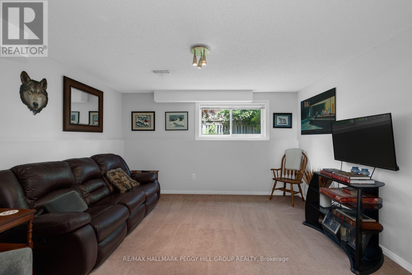18 Draper Crescent, Barrie, Ontario  L4N 8A9 - Photo 11 - S13759100