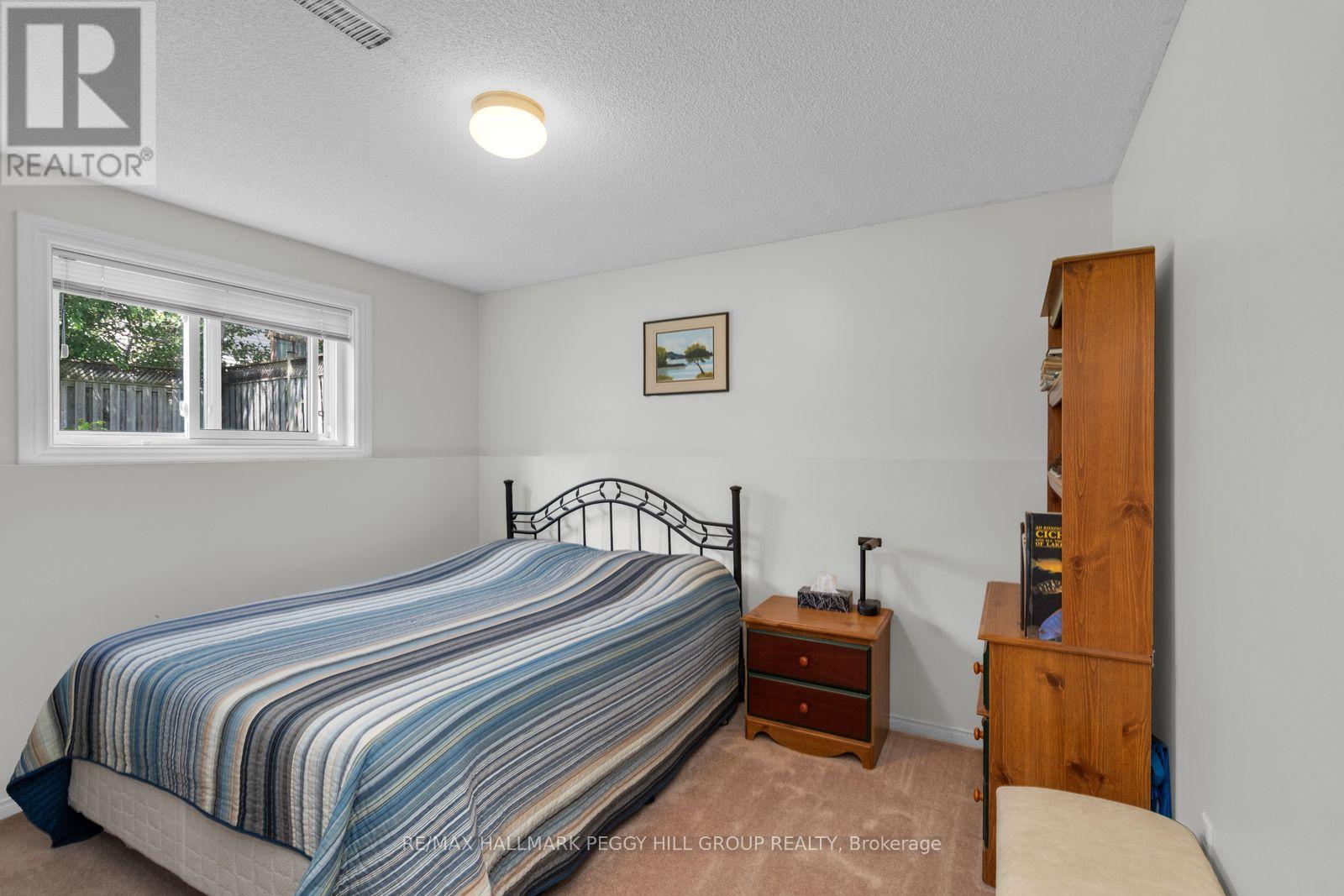18 Draper Crescent, Barrie, Ontario  L4N 8A9 - Photo 12 - S13759100