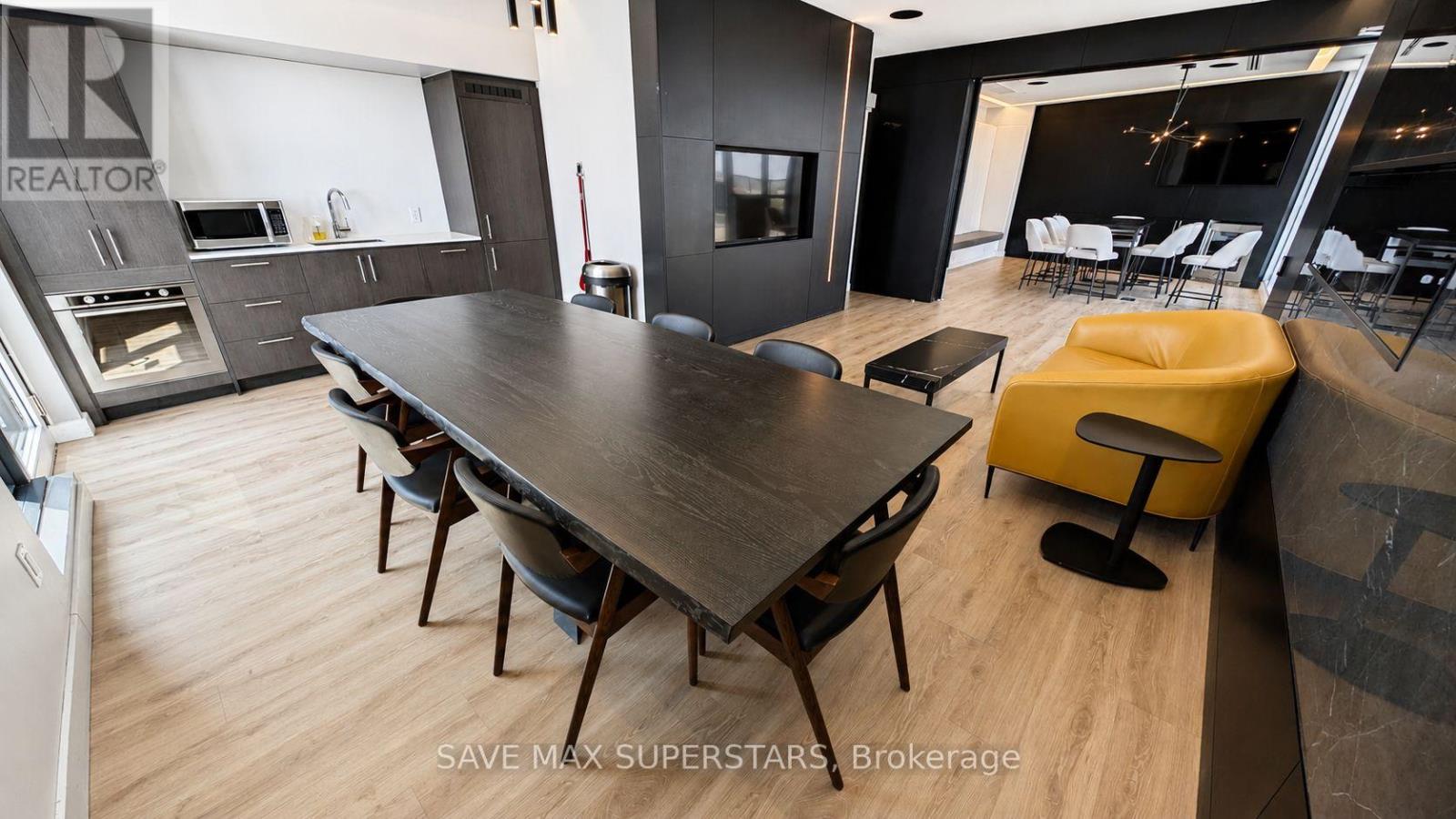 611 - 681 Yonge Street, Barrie, Ontario L4N 4E8 - Photo 33 - S13759246