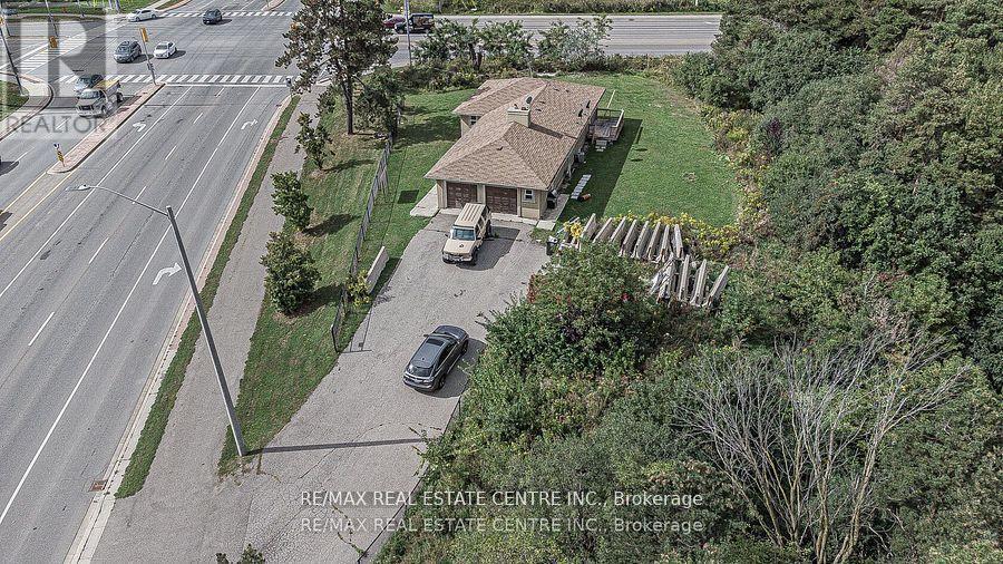 3024 Countryside Drive, Brampton, Ontario  L6P 0V3 - Photo 5 - W13758816
