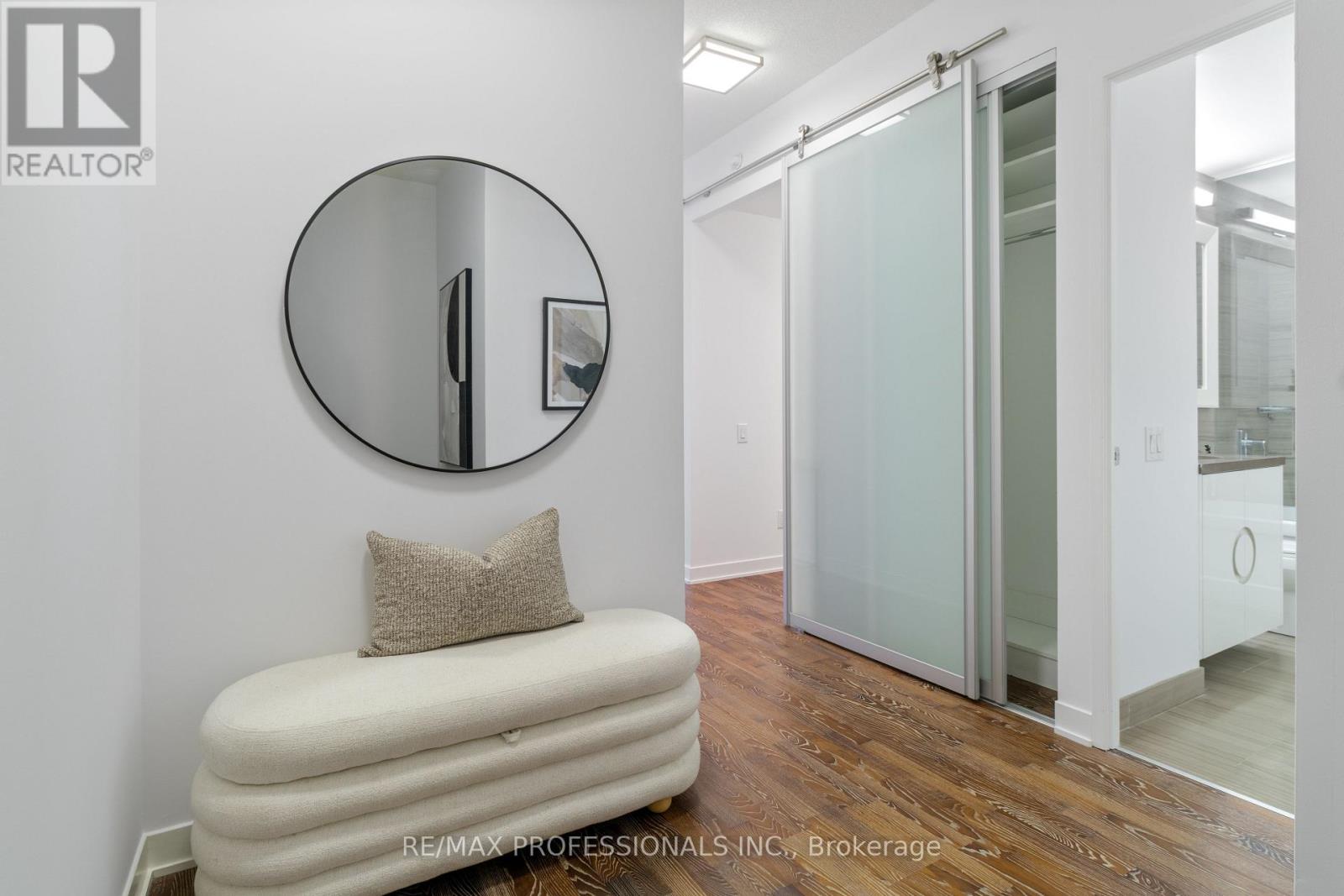 1605 - 88 Park Lawn Road, Toronto, Ontario  M8Y 0B5 - Photo 2 - W13758828