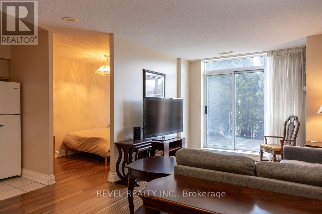 104 - 1150 Parkwest Place, Mississauga, Ontario  L5E 3K4 - Photo 4 - W13758832