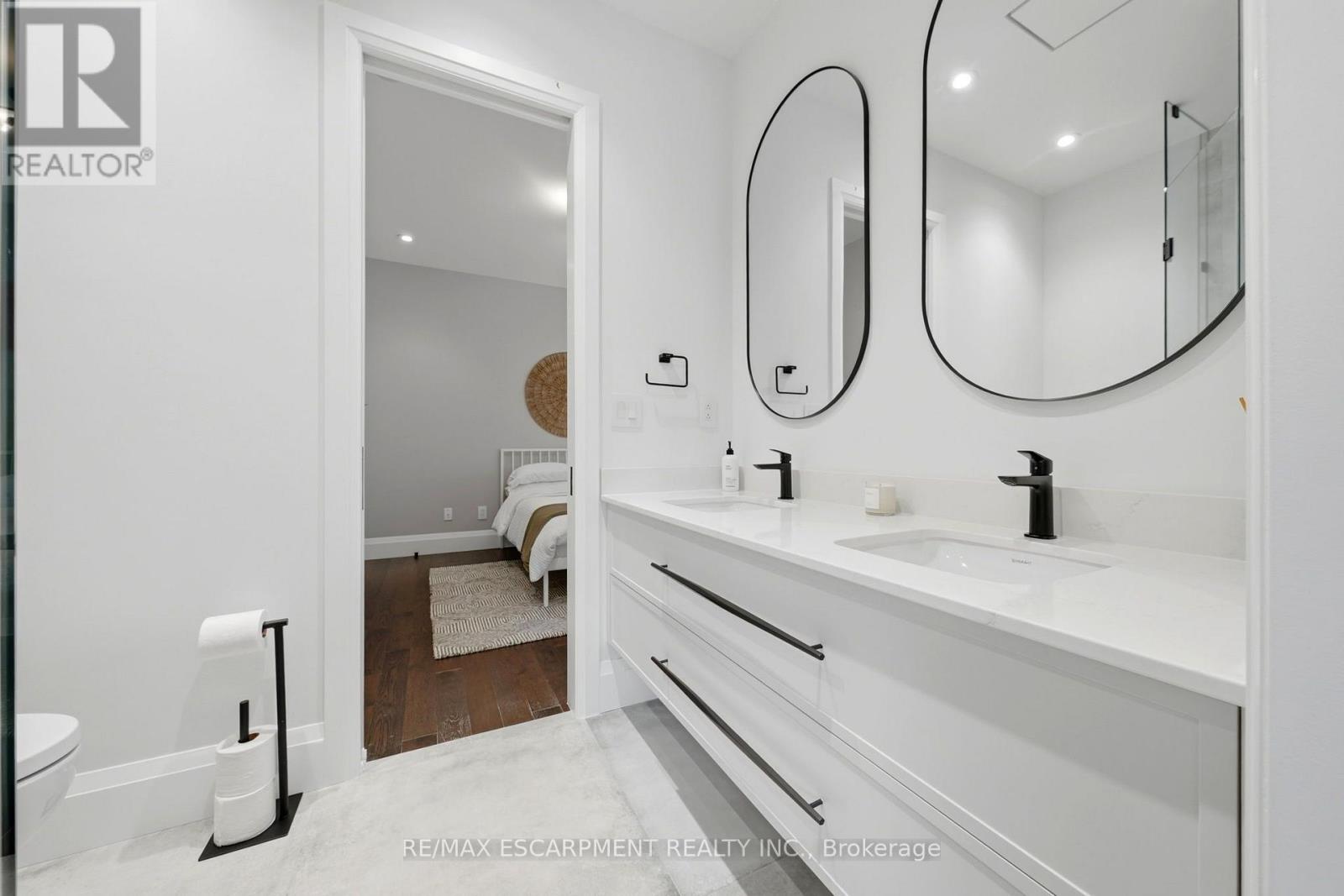 2234 Lyndhurst Drive, Oakville, Ontario  L6H 7V4 - Photo 31 - W13758868