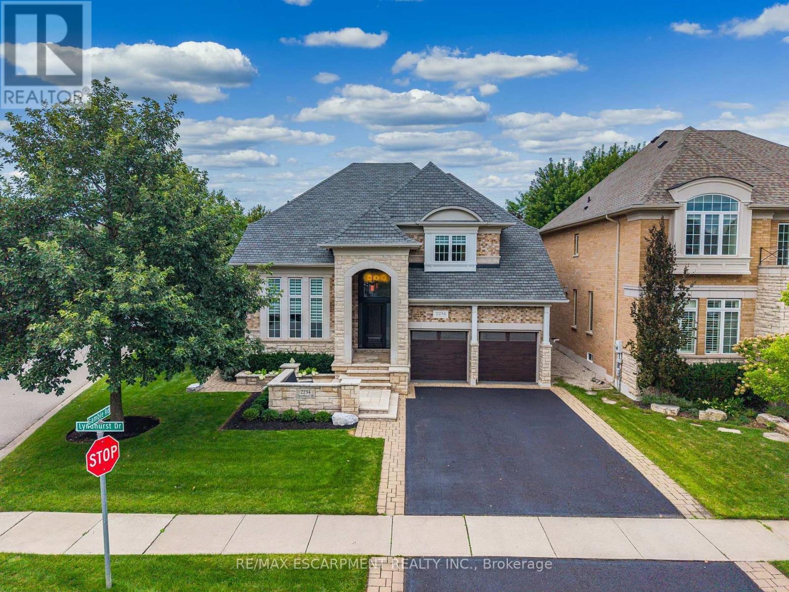 2234 Lyndhurst Drive, Oakville, Ontario  L6H 7V4 - Photo 8 - W13758868