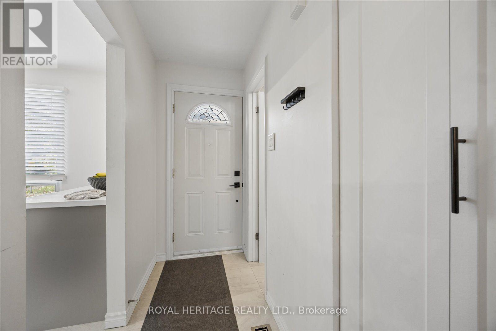 105 - 701 Burnhamthorpe Road, Toronto, Ontario  M9C 2Z6 - Photo 4 - W13759088