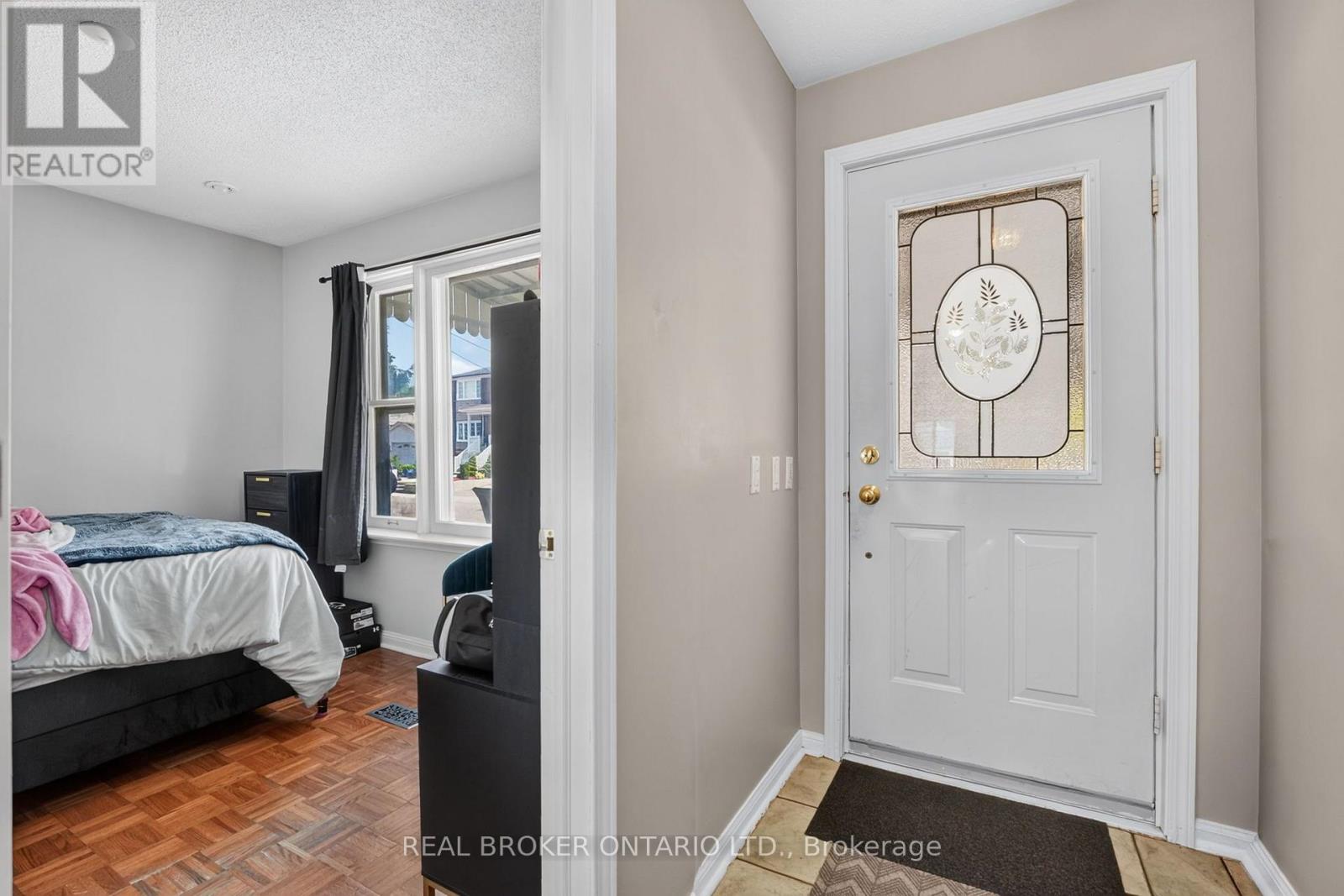 238 Chambers Avenue, Toronto, Ontario  M6M 3L5 - Photo 11 - W13759148