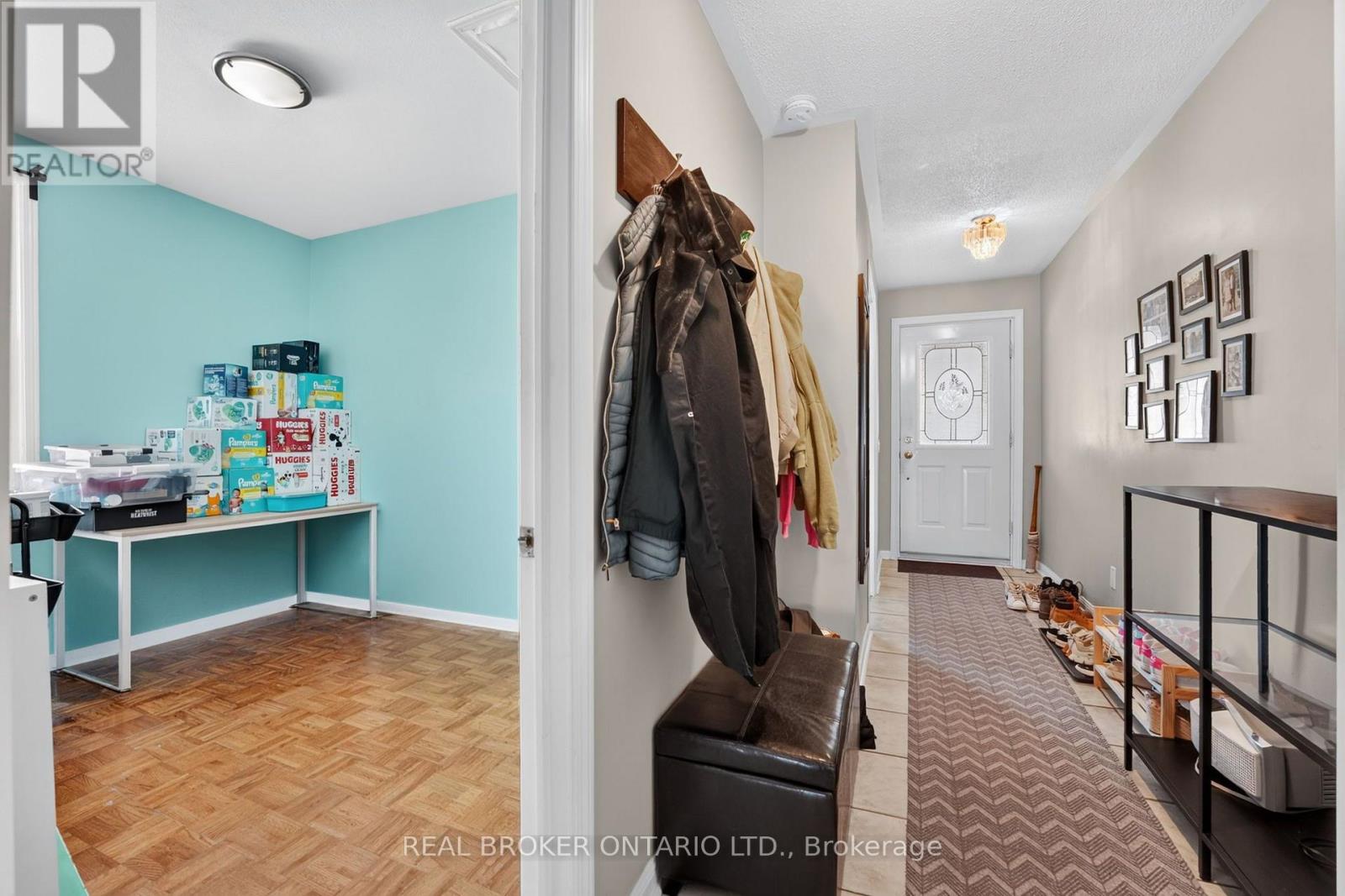 238 Chambers Avenue, Toronto, Ontario  M6M 3L5 - Photo 15 - W13759148