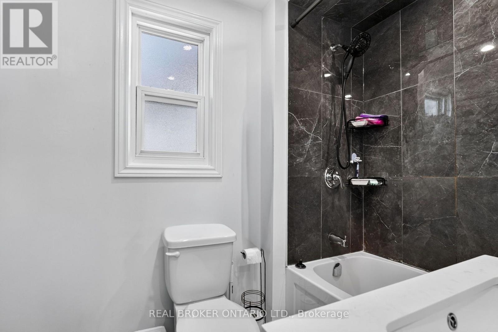 238 Chambers Avenue, Toronto, Ontario  M6M 3L5 - Photo 22 - W13759148