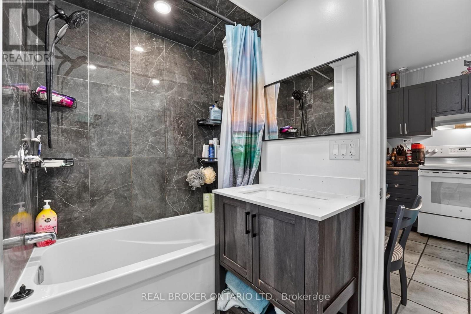238 Chambers Avenue, Toronto, Ontario  M6M 3L5 - Photo 23 - W13759148