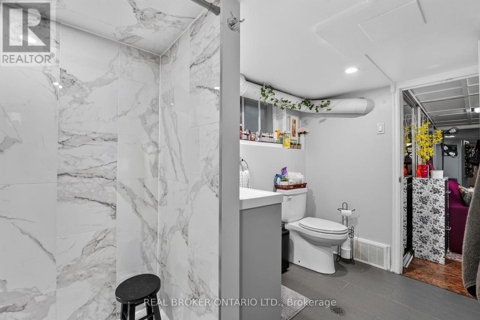 238 Chambers Avenue, Toronto, Ontario  M6M 3L5 - Photo 37 - W13759148